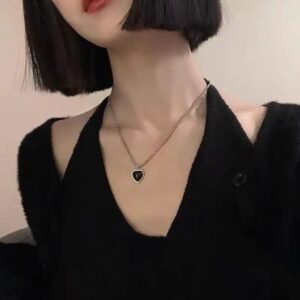 Silver-Plated Black Agate Heart Retro Pendant Korean Jewelry Necklace
